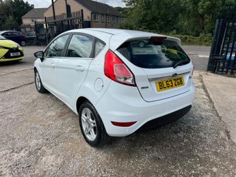 Ford Fiesta 1.0T EcoBoost Zetec Euro 5 (s/s) 5dr