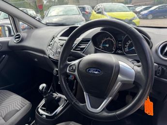 Ford Fiesta 1.0T EcoBoost Zetec Euro 5 (s/s) 5dr