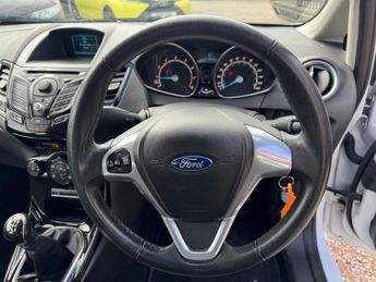 Ford Fiesta 1.0T EcoBoost Zetec Euro 5 (s/s) 5dr