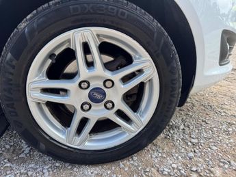 Ford Fiesta 1.0T EcoBoost Zetec Euro 5 (s/s) 5dr