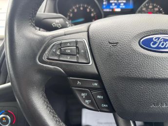 Ford Focus 1.0T EcoBoost Titanium Auto Euro 6 (s/s) 5dr