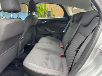 Ford Focus 1.0T EcoBoost Titanium Auto Euro 6 (s/s) 5dr