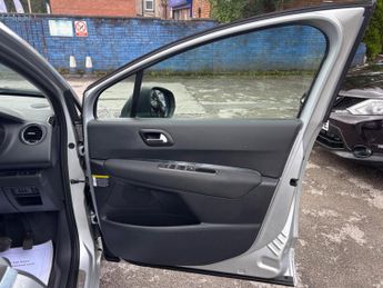 Peugeot 5008 2.0 HDi Active Auto Euro 5 5dr