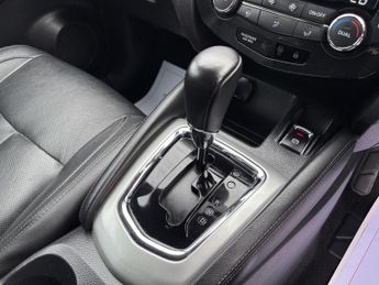 Nissan Qashqai 1.6 dCi Tekna XTRON 2WD Euro 6 (s/s) 5dr