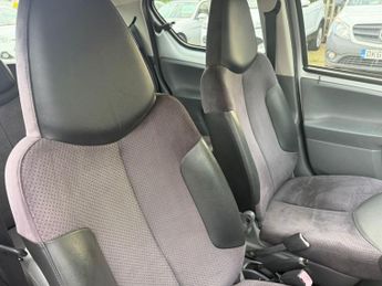 Toyota AYGO 1.0 VVT-i Platinum Euro 4 5dr
