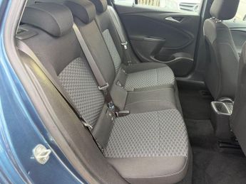 Vauxhall Astra 1.6 CDTi ecoFLEX Design Sports Tourer Euro 6 (s/s) 5dr