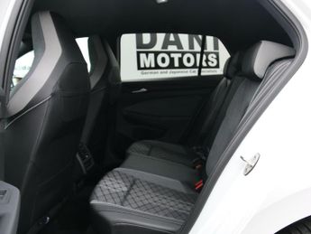 Volkswagen Golf 1.5 eTSI MHEV R-Line DSG Euro 6 (s/s) 5dr
