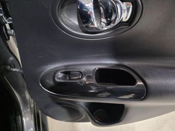 Nissan Juke 1.6 N-Connecta XTRON Euro 6 5dr