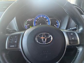 Toyota Yaris 1.5 VVT-h Sport E-CVT Euro 6 5dr