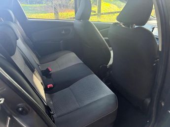 Toyota Yaris 1.5 VVT-h Sport E-CVT Euro 6 5dr