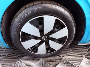 Volkswagen ID.3 Pure Performance 45kWh Life Auto 5dr