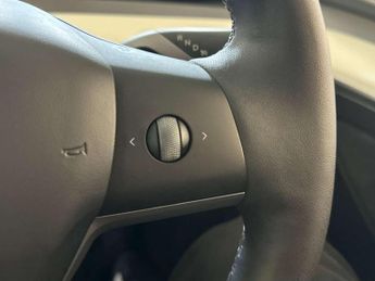 Tesla Model Y (Dual Motor) Long Range SUV 5dr Electric Auto 4WDE (384 bhp)