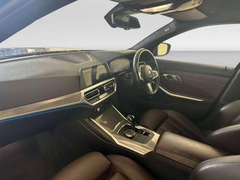 BMW 3 Series 2.0 330e 12kWh M Sport Pro Edition Saloon 4dr Petrol Plug-in Hyb