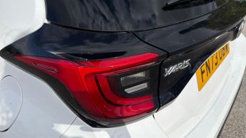 Toyota Yaris 1.5 VVT-h Design E-CVT Euro 6 (s/s) 5dr