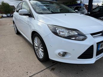 Ford Focus 1.0T EcoBoost Zetec Navigator Euro 5 (s/s) 5dr