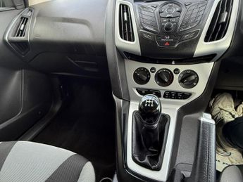 Ford Focus 1.0T EcoBoost Zetec Navigator Euro 5 (s/s) 5dr