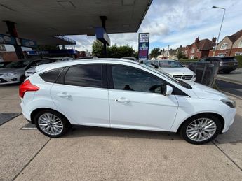 Ford Focus 1.0T EcoBoost Zetec Navigator Euro 5 (s/s) 5dr