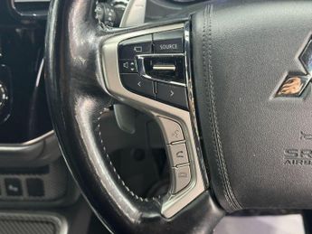 Mitsubishi Outlander 2.4h TwinMotor 13.8kWh 4h CVT 4WD Euro 6 (s/s) 5dr