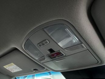 Hyundai KONA 64kWh Premium SE Auto 5dr (7kW Charger)