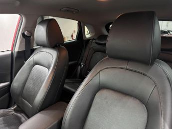 Hyundai KONA 64kWh Premium SE Auto 5dr (7kW Charger)