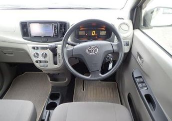 Toyota Yaris 2016 yaris 650cc automatic ulez free