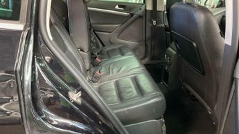 Volkswagen Tiguan 2.0 TDI BlueMotion Tech SE DSG 4WD Euro 5 (s/s) 5dr