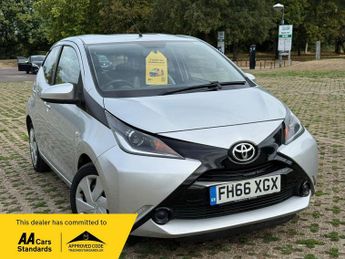 Toyota AYGO 1.0 VVT-i x-play Hatchback 5dr Petrol Manual Euro 6 (68 ps)