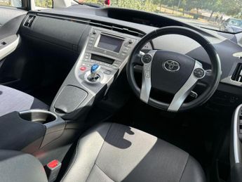 Toyota Prius 1.8 VVT-h T Spirit Hatchback 5dr Petrol Hybrid CVT Euro 5 (s/s) 