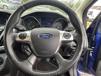 Ford Focus 1.0T EcoBoost Titanium Navigator Euro 5 (s/s) 5dr