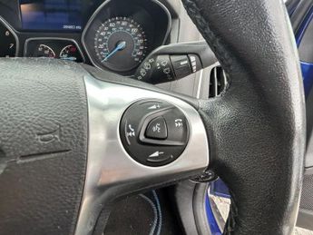 Ford Focus 1.0T EcoBoost Titanium Navigator Euro 5 (s/s) 5dr