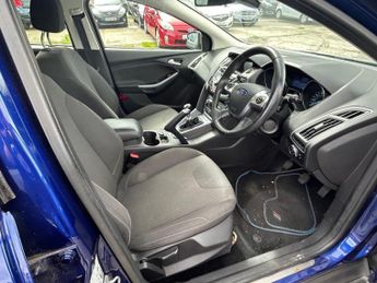 Ford Focus 1.0T EcoBoost Titanium Navigator Euro 5 (s/s) 5dr