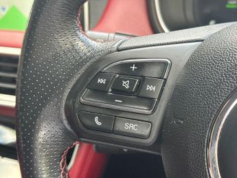 MG MG HS 1.5 T-GDI 16.6kWh Exclusive Auto Euro 6 (s/s) 5dr