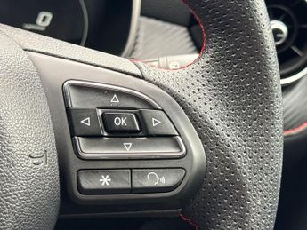 MG MG ZS 51.1kWh Trophy Connect Auto 5dr