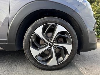 Hyundai TUCSON 1.7 CRDi Blue Drive Premium DCT Euro 6 (s/s) 5dr