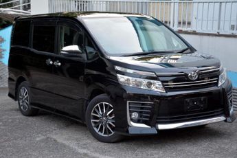 Toyota Voxy 2.0 ZS Kiramaki - Seven Seater