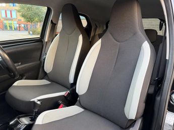 Toyota AYGO 1.0 VVT-i x-press x-shift Euro 6 5dr