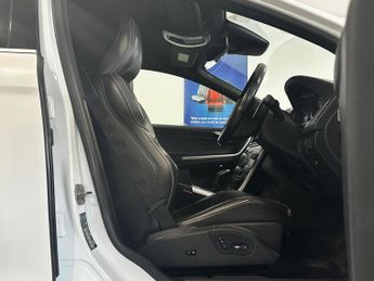Volvo XC60 2.0 T5 R-Design Nav SUV 5dr Petrol Auto Euro 6 (s/s) (245 ps)