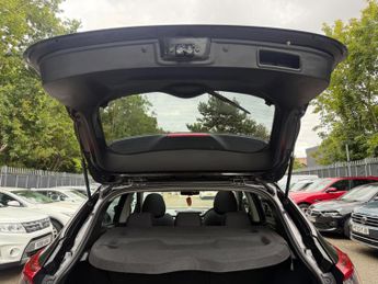 Nissan Qashqai 1.3 DIG-T N-Connecta DCT Auto Euro 6 (s/s) 5dr