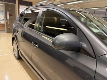 Hyundai i30 1.6 CRDi Premium Euro 5 5dr