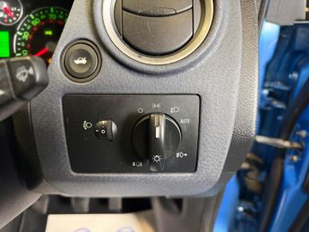 Ford Fusion 1.6 Titanium 5dr
