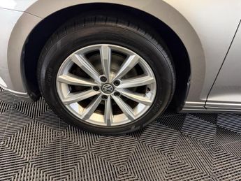 Volkswagen Passat 2.0 TDI SE Business DSG Euro 6 (s/s) 4dr