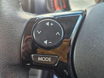 Toyota AYGO 1.0 VVT-i x-play Hatchback 5dr Petrol x-shift Euro 6 (68 ps)