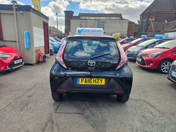 Toyota AYGO 1.0 VVT-i x-play Hatchback 5dr Petrol x-shift Euro 6 (68 ps)