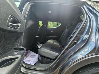 Toyota C-HR 1.8 VVT-h Icon SUV 5dr Petrol Hybrid CVT Euro 6 (s/s) (122 ps)