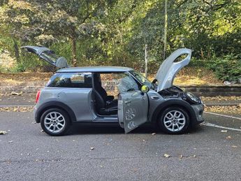 MINI Hatch 1.5 Cooper D Hatchback 3dr Diesel Auto Euro 6 (s/s) (116 ps)