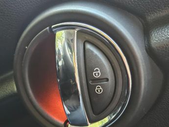 MINI Hatch 1.5 Cooper D Hatchback 3dr Diesel Auto Euro 6 (s/s) (116 ps)