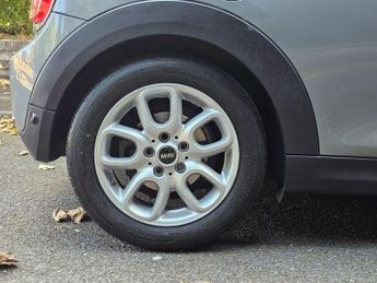 MINI Hatch 1.5 Cooper D Hatchback 3dr Diesel Auto Euro 6 (s/s) (116 ps)