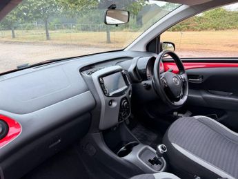 Toyota AYGO 1.0 VVT-i x-play x-shift Euro 6 5dr