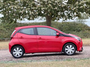 Toyota AYGO 1.0 VVT-i x-play x-shift Euro 6 5dr