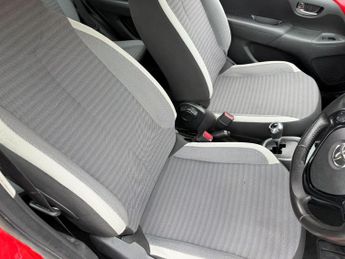 Toyota AYGO 1.0 VVT-i x-play x-shift Euro 6 5dr